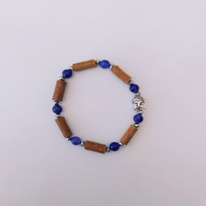 Bracelet-bouddha-lapis-lazuli-et-bois-de-noisetier