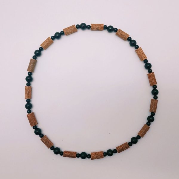 Collier-Tourmaline-et-Bois-de-Noisetier