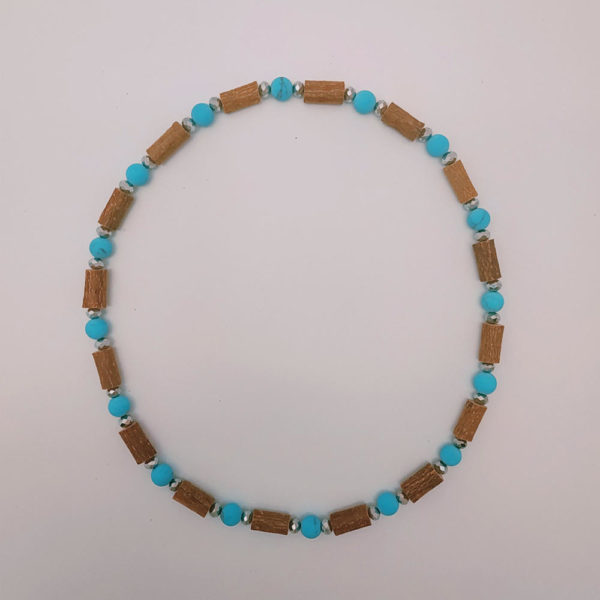 Collier-turquoise-et-bois-de-noisetier